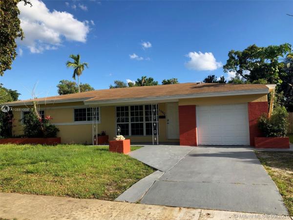 1560 NE 159th St, North Miami Beach, Florida 33162, image 2