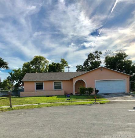 Meadow Wood Manor, 26224 SW 133rd Pl, Princeton, Florida 33032, image 2