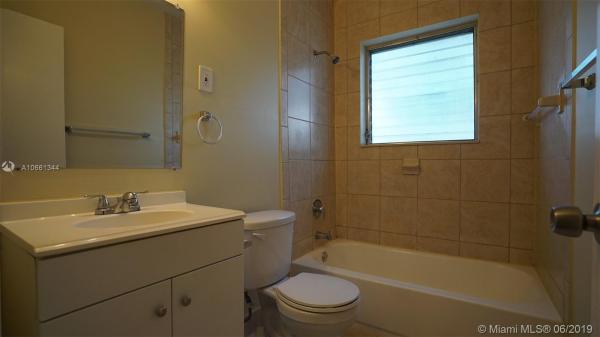 Fulford Highlands, 380 NE 165th St, Golden Glades, Florida 33162, image 2