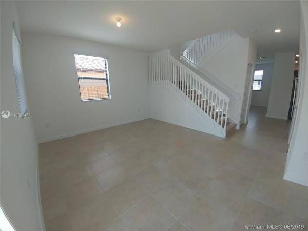 Kingman Commons, 2584 SE 1st St, Homestead, Florida 33033, image 2