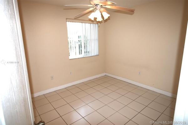 Shoma Villas 1 At Country Club Of Miami, 6990 NW 177th St #J102, Hialeah, Florida 33015, image 2