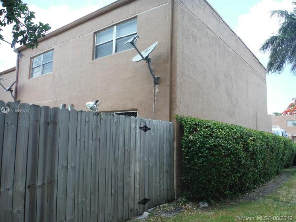 Corners Of Kendall Lakes, 15100 SW 81st St #114, Kendall West, Florida 33193, image 2