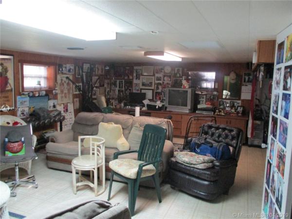 Mansionette Homes, 20401 NE 12th Ave, Ives Estates, Florida 33179, image 2