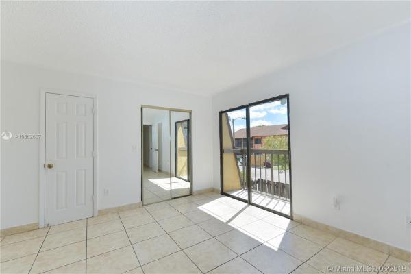 Lago Grande, 2455 W 67th Pl #11-10, Hialeah, Florida 33016, image 1