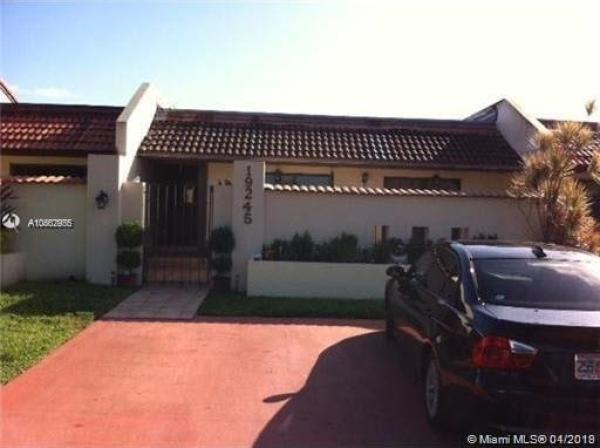 Townhomes Of Country Lake, 19245 NW 64th Ct #19245, Country Club, Florida 33015, image 2
