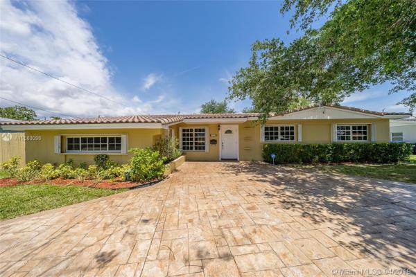 Heftler Homes Sunset Park, 9925 SW 73rd St, Sunset, Florida 33173, image 2