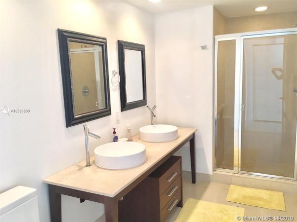 Icon Brickell Tower 3, 485 Brickell Ave #3402, Miami, Florida 33131, image 2