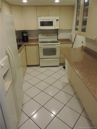 The Carriage Club, 5005 Collins Ave #815, Miami Beach, Florida 33140, image 2