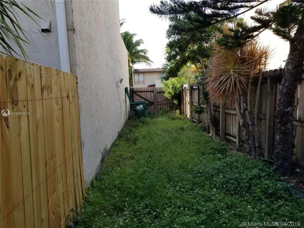 Snapper Creek Townhouses, 6921 SW 110th Ave #6921, Kendall, Florida 33173, image 2