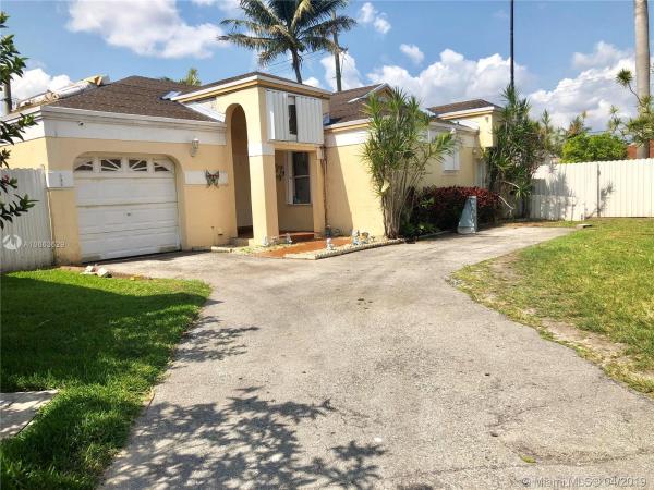 Lake Pointe, 664 NW 126th Ct, Tamiami, Florida 33182, image 2