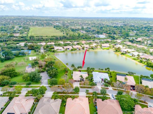 Country Glen, 5046 Waters Edge Way, Cooper City, Florida 33330, image 2