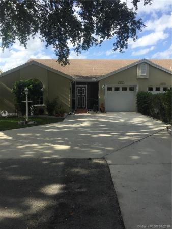 The Manors, 6115 Pond Tree Ct, Greenacres, Florida 33463, image 2