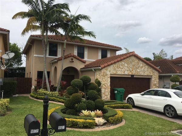 Fontainebleau West North, 9931 NW 10th Ter, Fountainebleau, Florida 33172, image 2