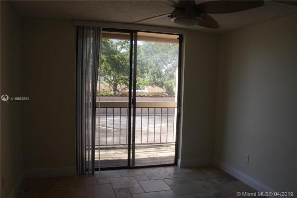 Golfwood, 681 NE 206th Ter #681, Ives Estates, Florida 33179, image 2