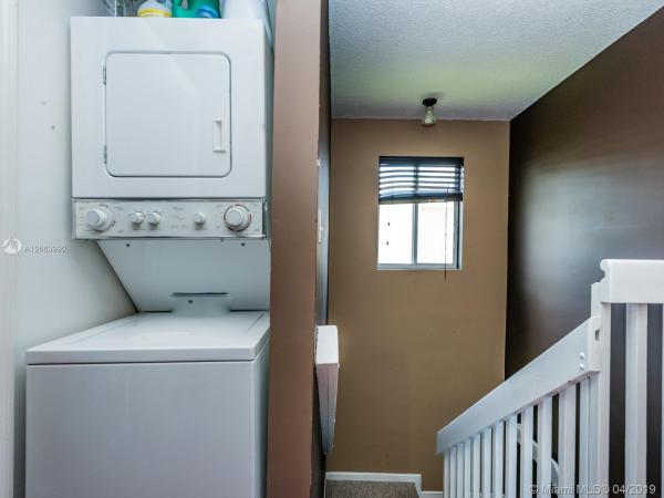 Weitzer Serena Lakes Townhomes, 13956 SW 172nd Ter, Richmond West, Florida 33177, image 2
