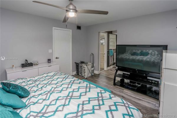 Briar Lake, 9194 SW 132nd Ln, Kendall, Florida 33176, image 2