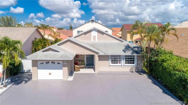 Country Lake Park, 18667 NW 78th Pl, Hialeah, Florida 33015, image 2