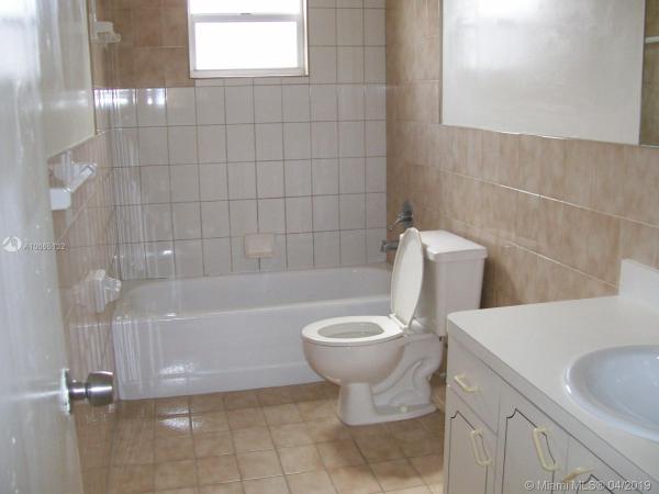 Liberia, 2612 N 24th Ave, Hollywood, Florida 33020, image 2