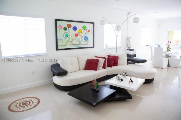 Meghans Place, 2520 NE 41st Ter, Homestead, Florida 33033, image 2