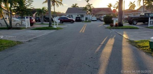 Biltmore Estates, 8874 NW 115th St, Hialeah Gardens, Florida 33018, image 2