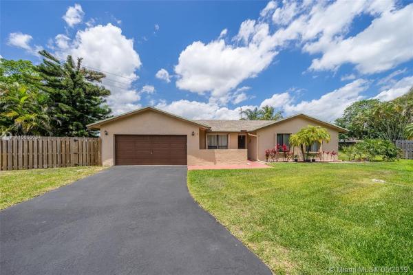 3916 Lymestone Dr, Cooper City, Florida 33026, image 2