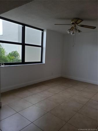 Villa Dorada, 20441 NE 30th Ave #422-9, Aventura, Florida 33180, image 2