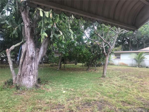 Irons Manor, 960 NE 132nd St, North Miami, Florida 33161, image 2