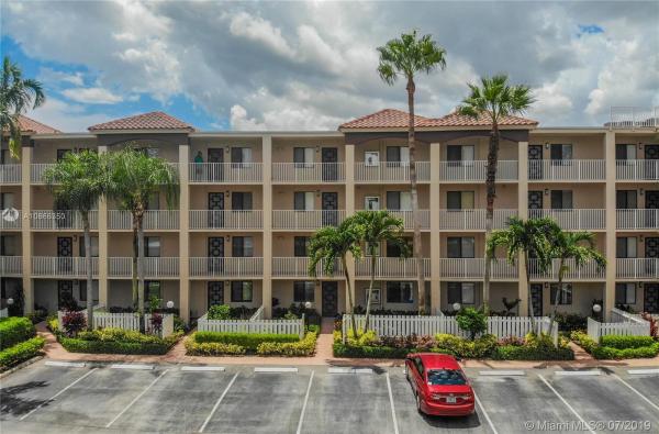 Huntington Pointe, 6037 Pointe Regal Cir #407, Delray Beach, Florida 33484, image 2