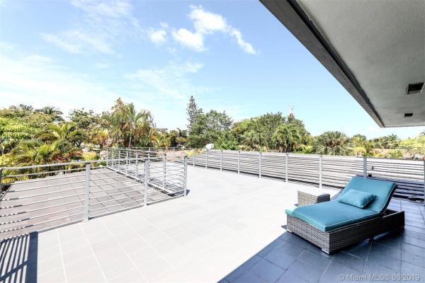 Venetian Keystone Point, 12940 Auralia Rd, North Miami, Florida 33181, image 2