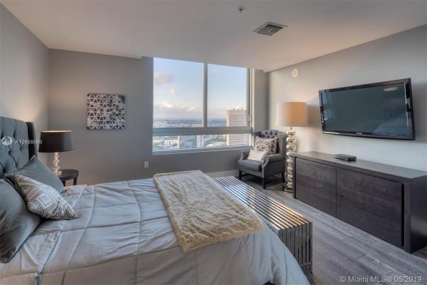 The Ivy At Riverfront, 90 SW 3rd St #PH-5, Miami, Florida 33130, image 2