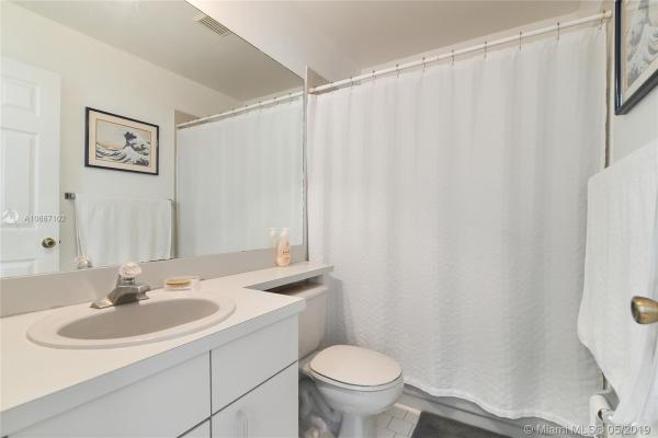Marbella Park, 19643 NW 84th Pl, Hialeah, Florida 33015, image 2