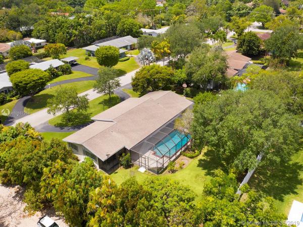 Hill Top Manor, 7605 SW 133rd St, Pinecrest, Florida 33156, image 2