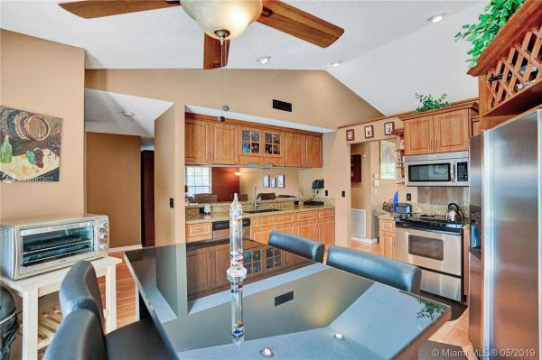 Shenandoah, 550 Lexington Ave, Davie, Florida 33325, image 2