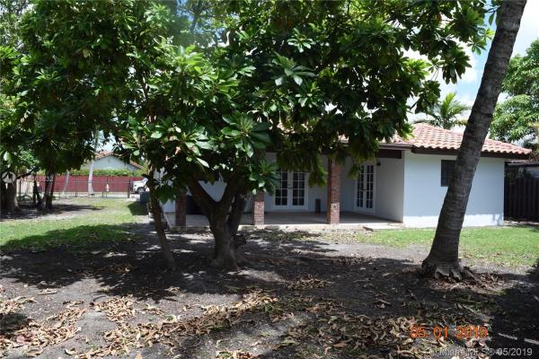 Munne Royal Homes, 9612 SW 145th Pl, The Hammocks, Florida 33186, image 2