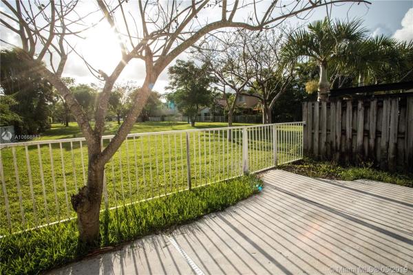 Tesoro At Forest Lakes, 9652 SW 164th Ct, The Hammocks, Florida 33196, image 2