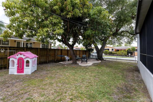 Westchester Residential, 8350 SW 18th St, Westchester, Florida 33155, image 2