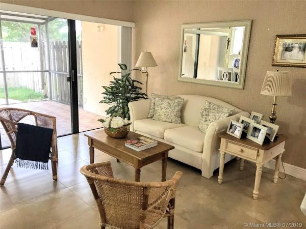 Spanish Villas, 6530 Kendale Lakes Dr #1306, Kendale Lakes, Florida 33183, image 2