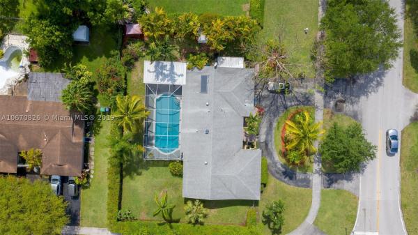 Pine Shore, 10700 SW 120th St, Three Lakes, Florida 33176, image 3