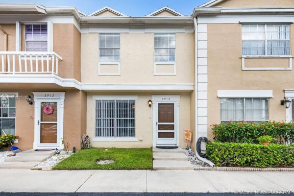 Crown Colony, 2916 Dorchester Ln, Cooper City, Florida 33026, image 2