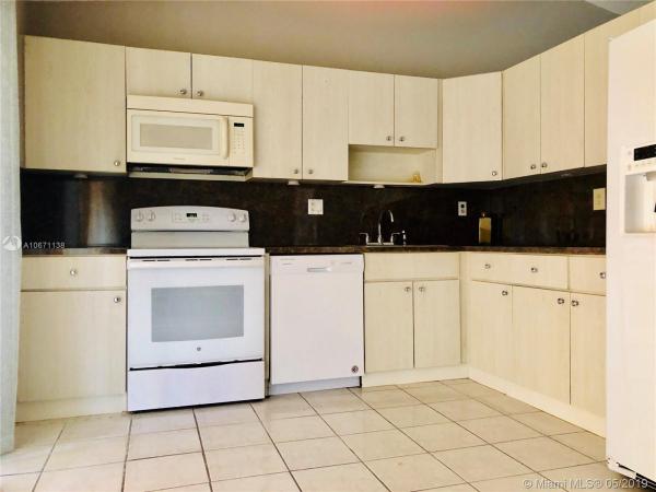 Westwind Lakes Townhouses, 15355 SW 70th Ln #15355, Kendall West, Florida 33193, image 2