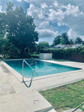 Judy Manors, 230 NE 171st St, North Miami Beach, Florida 33162, image 2
