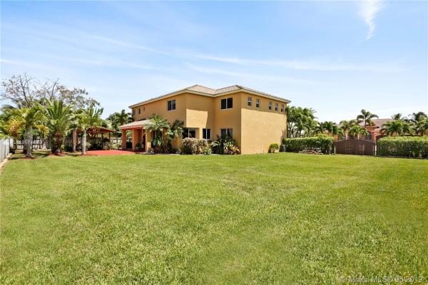 Valencia Acres, 13161 SW 185th Ter, South Miami Heights, Florida 33177, image 2