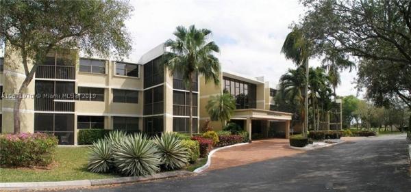 Country Club Village, 16100 Golf Club Rd #305, Weston, Florida 33326, image 1