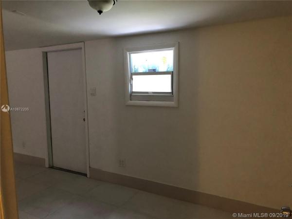 Hyde Park Manor, 1151 NW 141st St, Golden Glades, Florida 33168, image 2