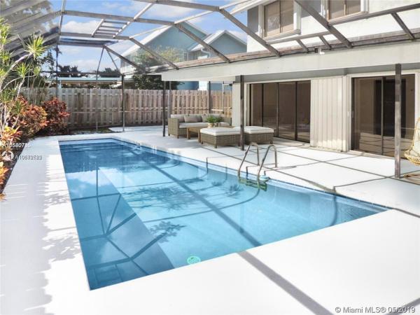 Rainwood West, 1114 Rainwood Cir W, Palm Beach Gardens, Florida 33410, image 2