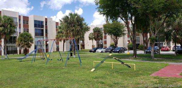 Versailles Gardens, 9431 SW 4th St #203-7, Fountainebleau, Florida 33174, image 2