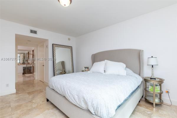 One Fifty One At Biscayne, 14951 Royal Oaks Ln #2208, North Miami, Florida 33181, image 3