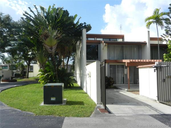 Sunset Park Lake Villas, 10460 SW 78th St, Kendall, Florida 33173, image 2