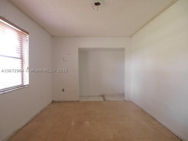 Deerwood, 14702 SW 127th Pl, Three Lakes, Florida 33186, image 2