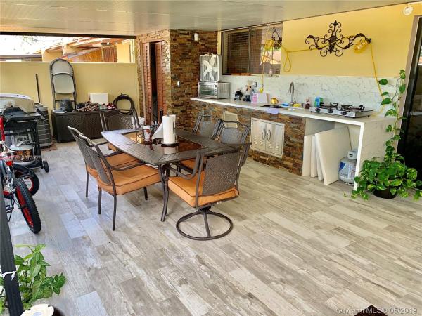 Townhomes Of Country Lake, 18848 NW 65th Ct #18848, Country Club, Florida 33015, image 2